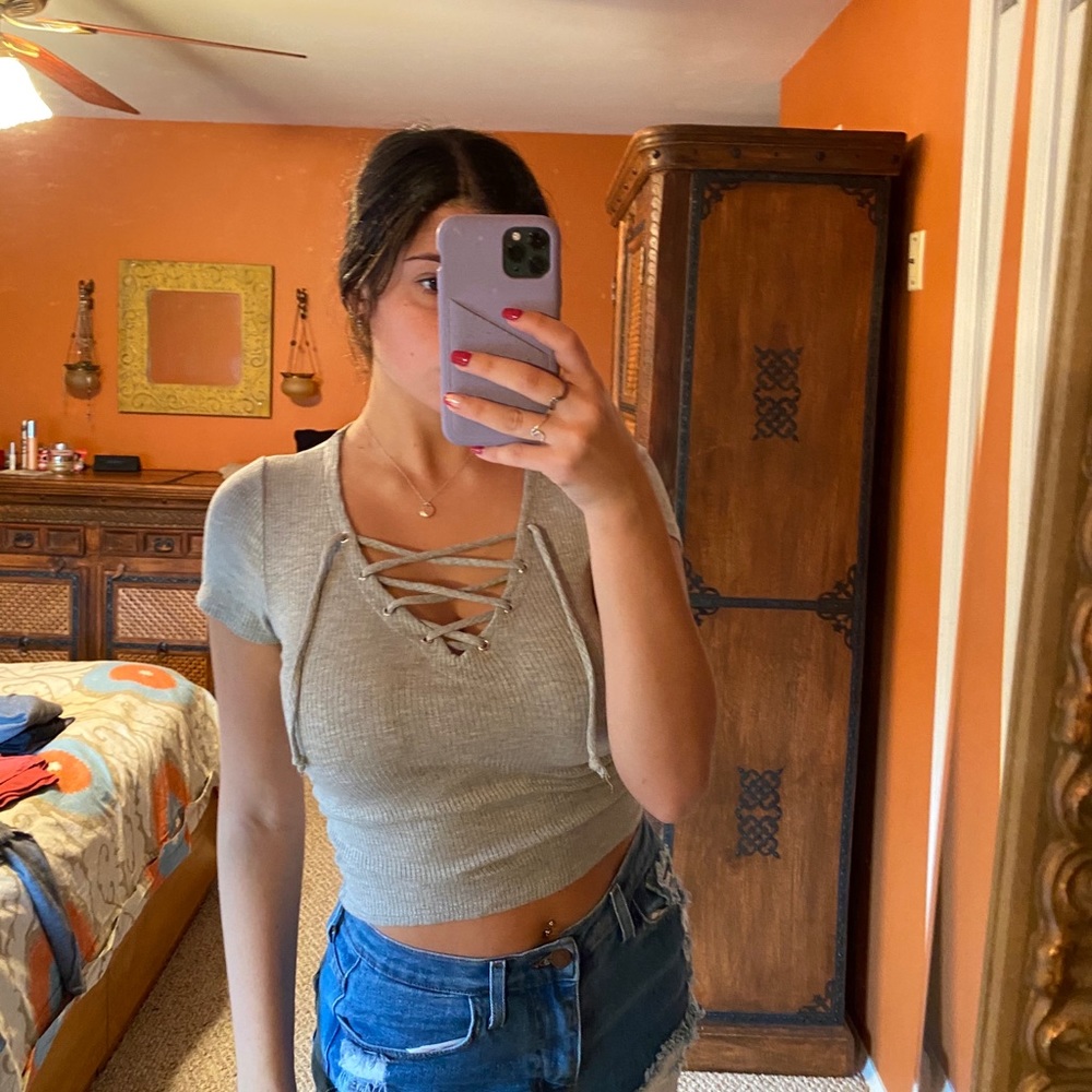 Cropped tee